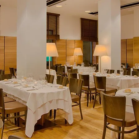 Отель Nh Collection Santo Stefano Турин