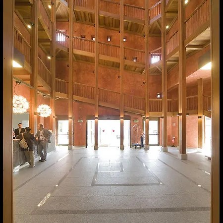 Отель Nh Collection Santo Stefano 4*