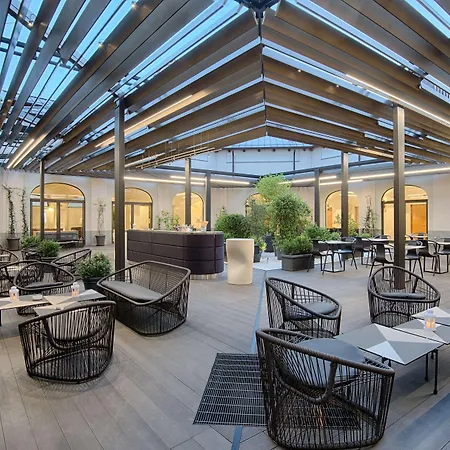 Отель Nh Collection Santo Stefano 4*