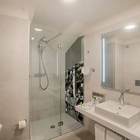 Nh Collection Santo Stefano Otel