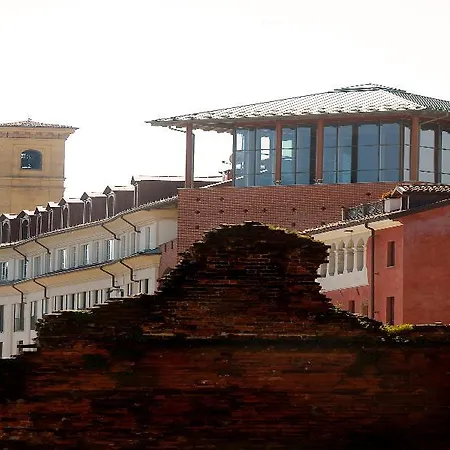 Nh Collection Santo Stefano Otel 4*