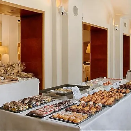 Hotel Nh Collection Santo Stefano 4*